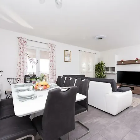 Sea Pearl Villa Maslenica