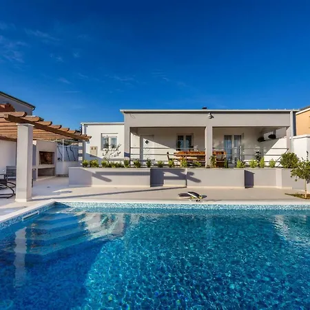 Sea Pearl Villa Maslenica