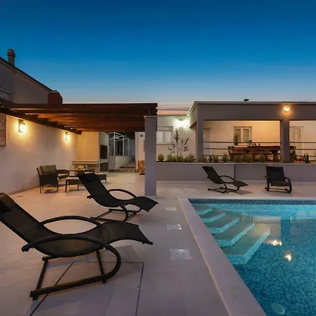 Sea Pearl Villa Maslenica